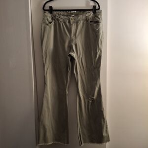 Cato Women's Khaki High-Rise Distressed Pants